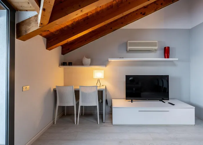 Blu By Interhome * Ghiffa